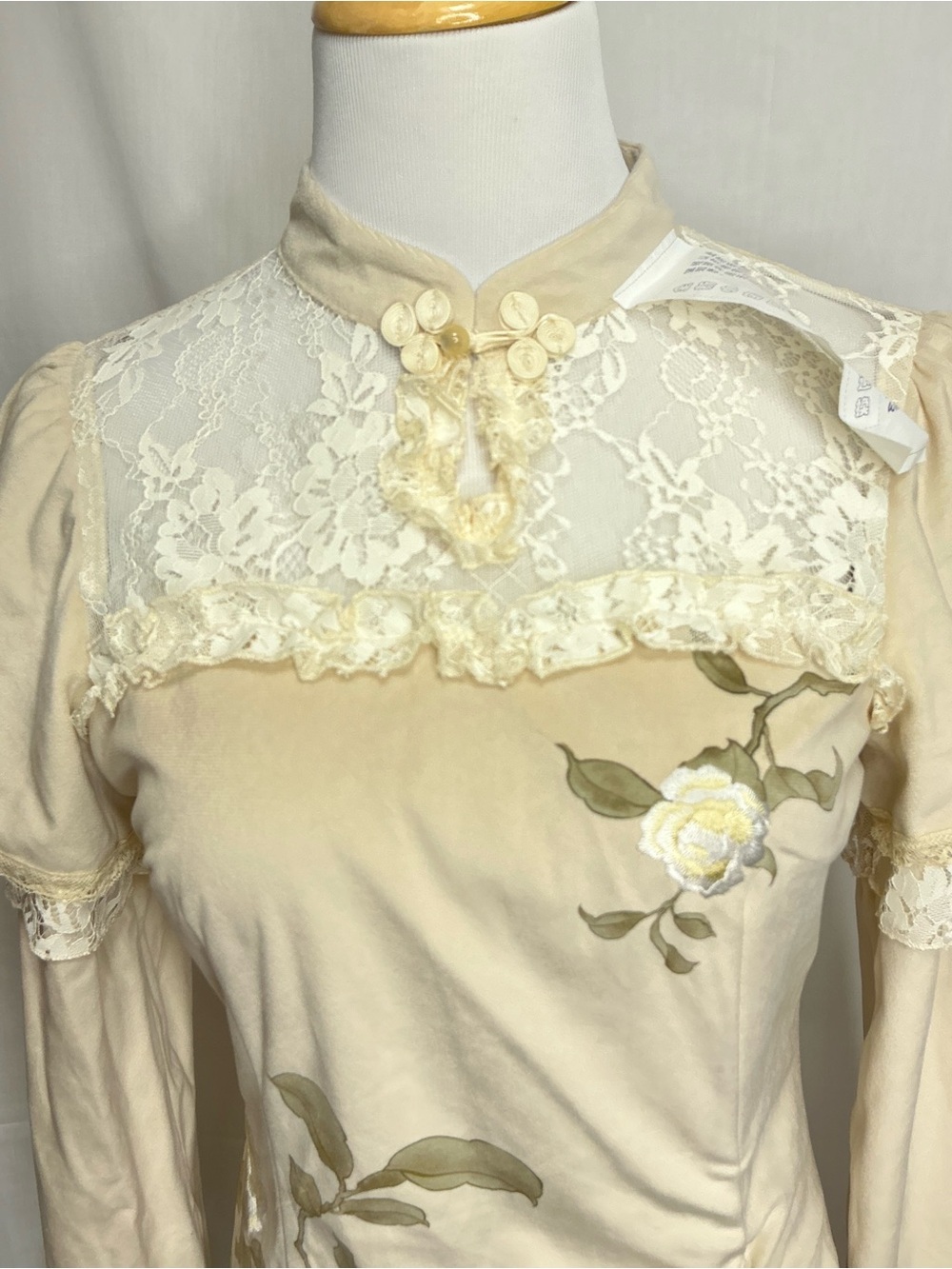 2201 - Lolita Cream Floral Lace Ruffle Long Sleeve Dress - Picture 3 of 13